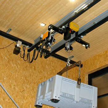 La hauteur disponible est utilisée de manière optimale grâce au palan électrique à chaîne surélevé