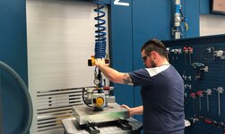 GPK chain handy with vacuum lifting device Chain handy is used to load workpieces in the machine factory