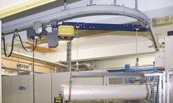 GISKB Hängebahn mit Bogen Kransystem ermöglicht Kurvenfahrt eines Synchron-Kettenzuges