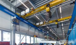 Overhead travelling crane for 2 x 4000 kg radio controlled