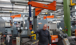 Gelenk-Drehkran mit Teleskophandy Säulendrehkran für das Handling von Werkstücken am Arbeitsplatz