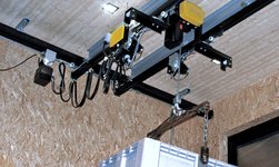 Crane system for the transport of a crate in wine production
